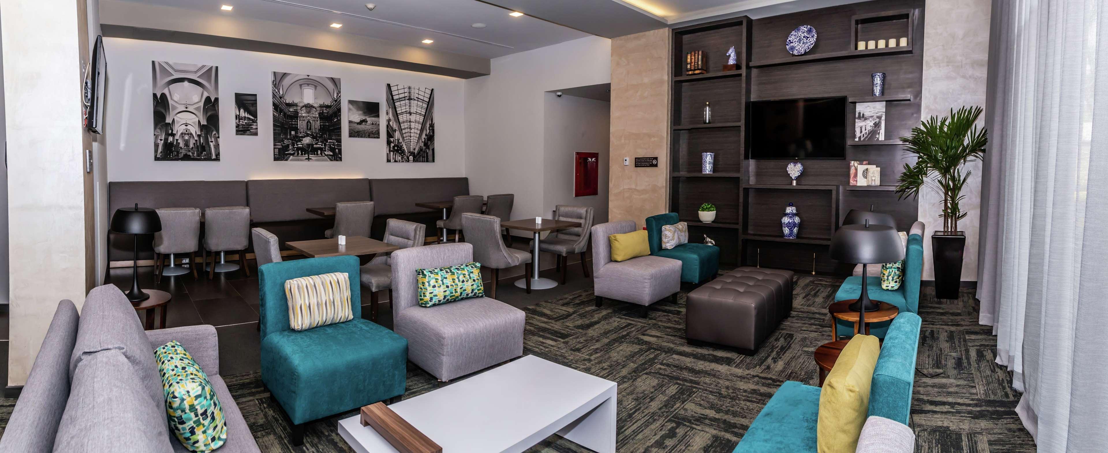Hampton Inn & Suites By Hilton Пуебла Екстериор снимка